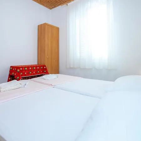 Apartment Hajdin Starigrad Paklenica