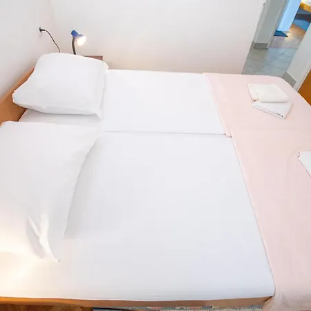 Apartment Hajdin Starigrad Paklenica
